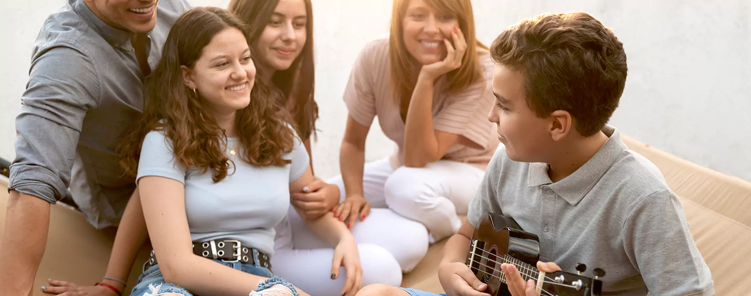 Top Family Therapy Activities and Games to Strengthen Bonds